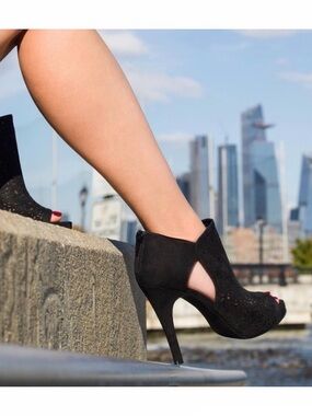 FERGIE Twilight Black Dress High Heel Booties Size 10 NEW